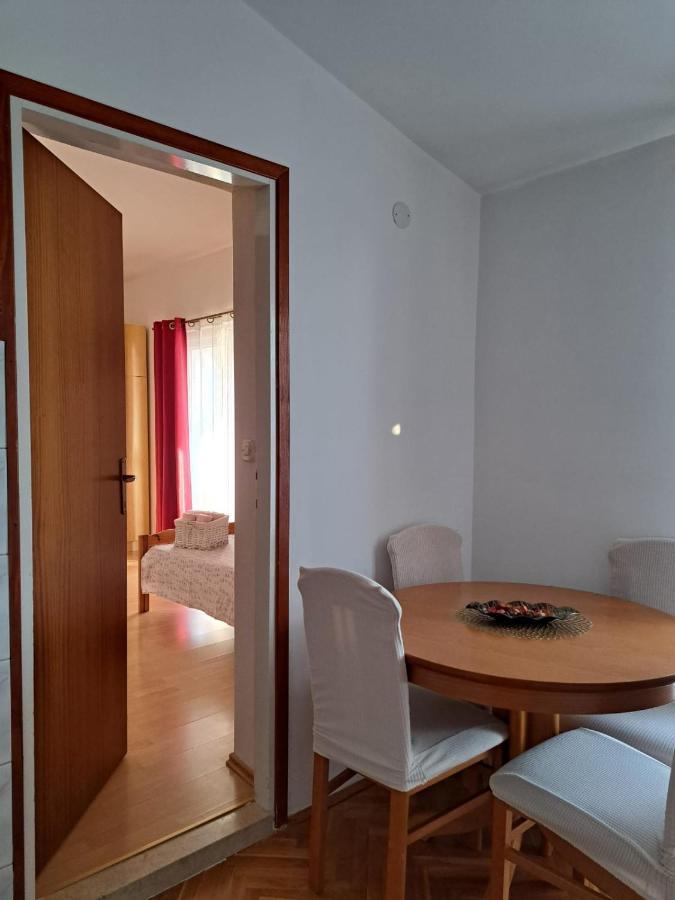 Apartments Garac Dugi Rat Buitenkant foto