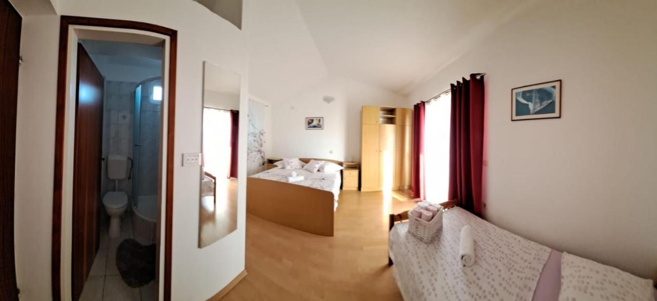 Apartments Garac Dugi Rat Buitenkant foto