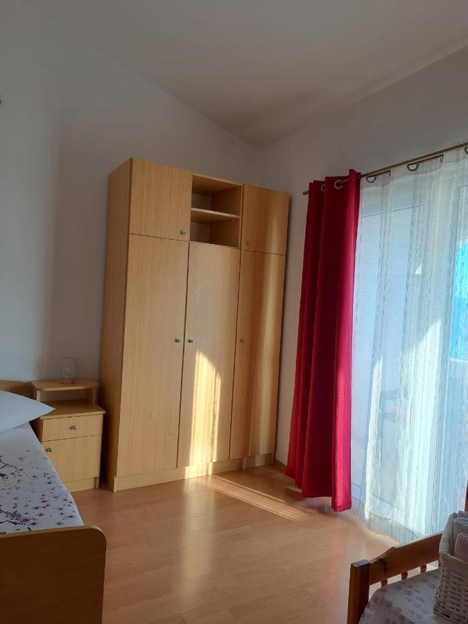 Apartments Garac Dugi Rat Buitenkant foto